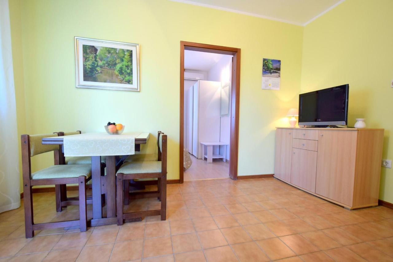 Apartments Andrea Malinska Εξωτερικό φωτογραφία