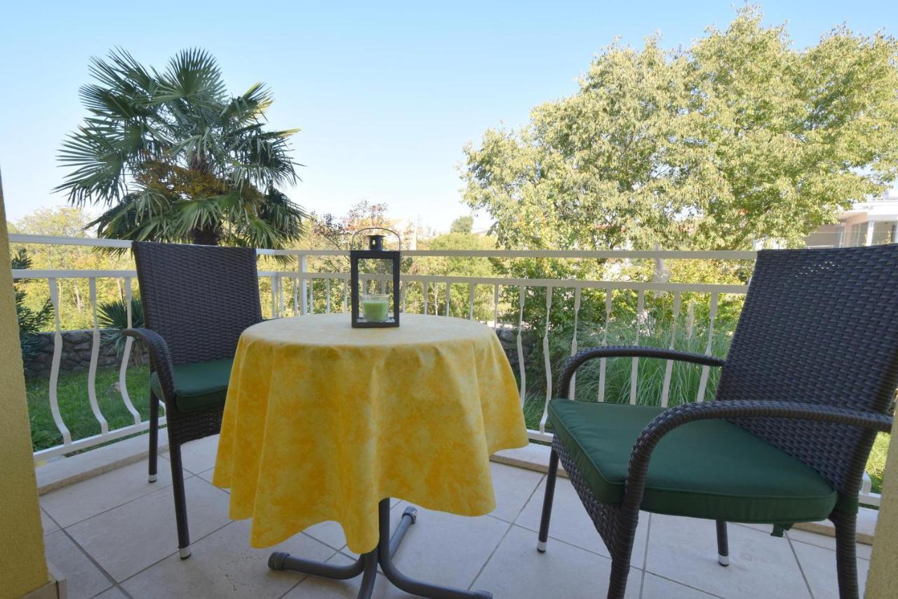 Apartments Andrea Malinska Εξωτερικό φωτογραφία