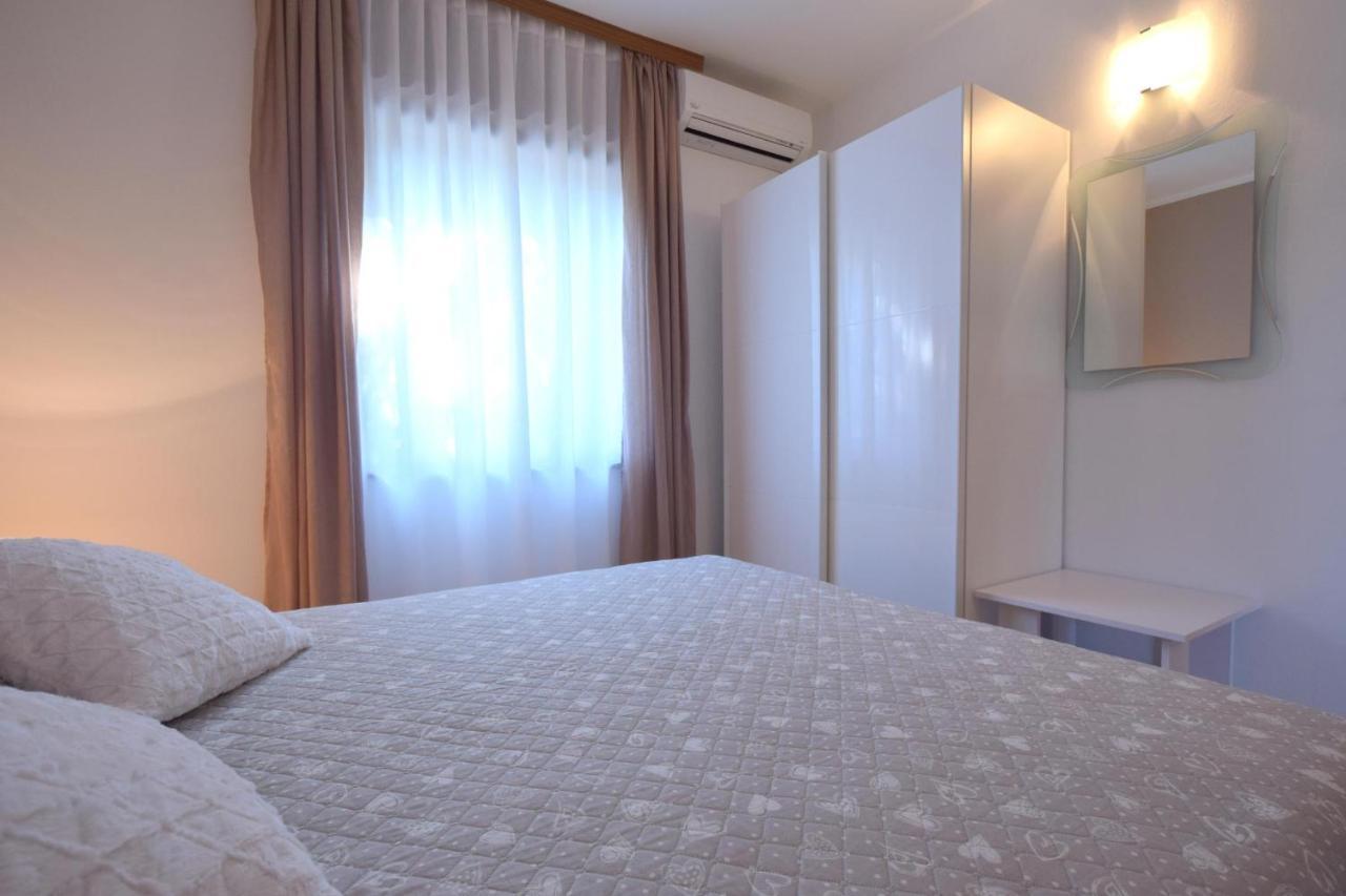 Apartments Andrea Malinska Εξωτερικό φωτογραφία