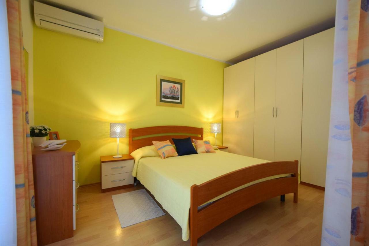 Apartments Andrea Malinska Εξωτερικό φωτογραφία