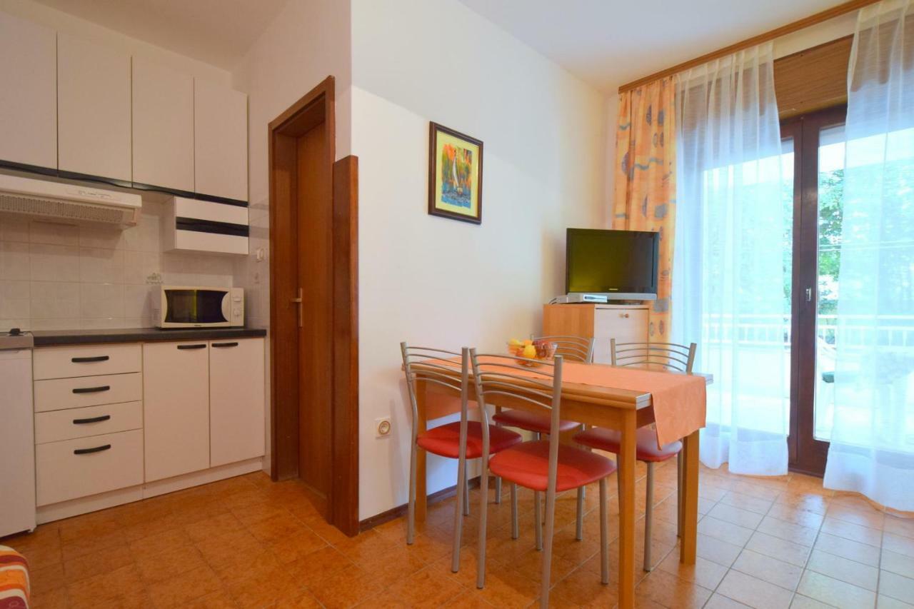 Apartments Andrea Malinska Εξωτερικό φωτογραφία