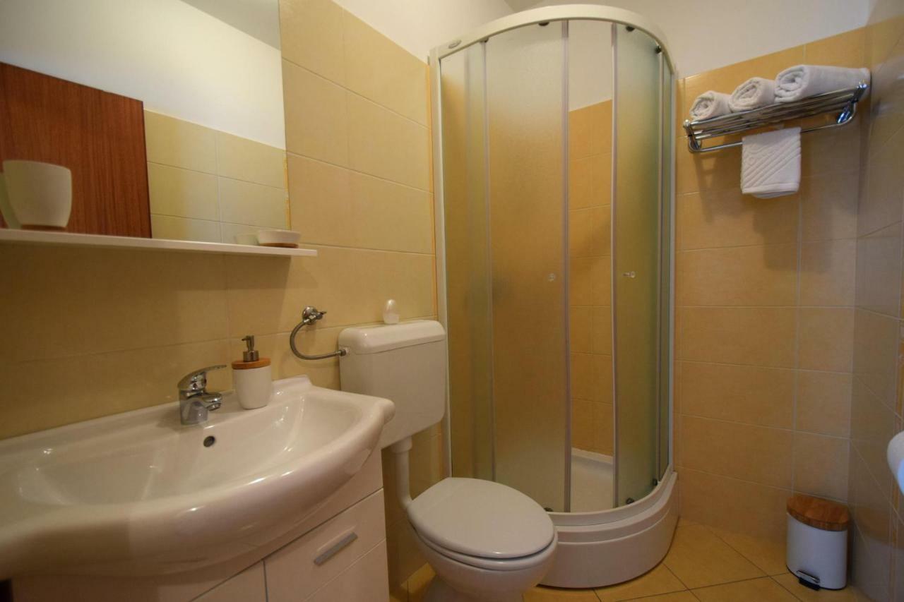 Apartments Andrea Malinska Εξωτερικό φωτογραφία